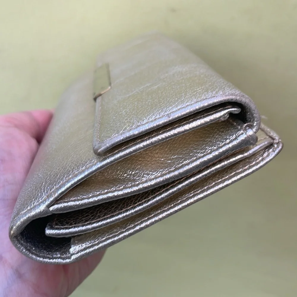 Large Vintage metallic gold Gucci pebbled leather wallet - Picture 4 of 12